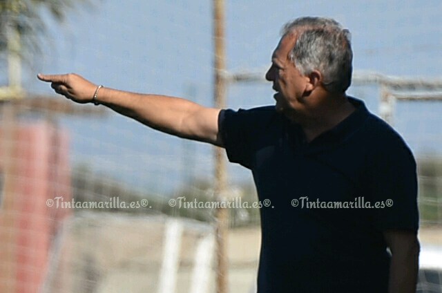 "O los jugadores ponen actitud o somos mediocres"