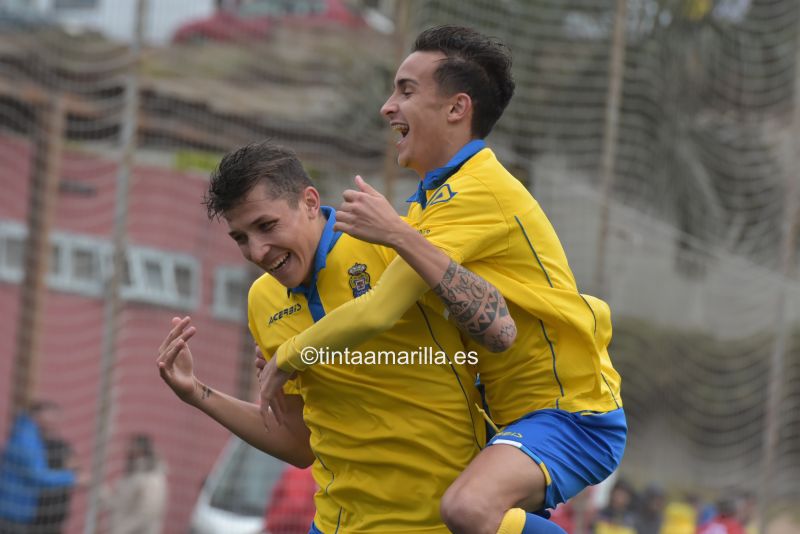 Expósito pelea por el pichichi de Tercera