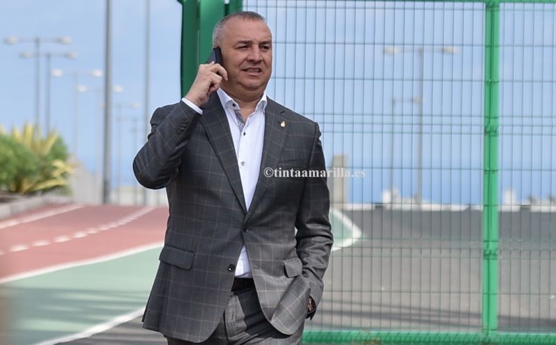 "Paco Herrera no nos ha pedido de momento ningún jugador"