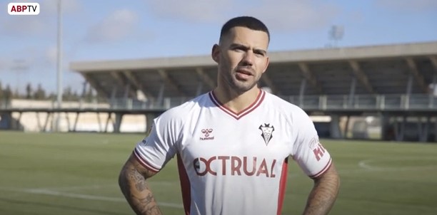 "Estoy como un niño chico; tengo ganas de empezar con el Albacete"