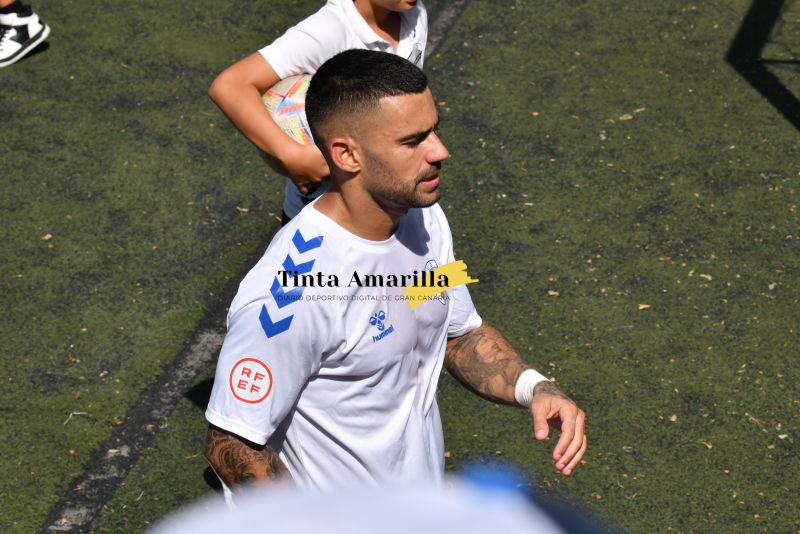 Tana cambia de isla, Carlos Gutiérrez, De la Bella, Bozenik, ...