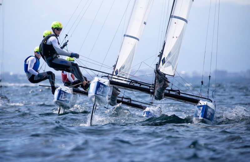 Tara Pacheco y Patricia Cantera se estrenan en un día duro de mar