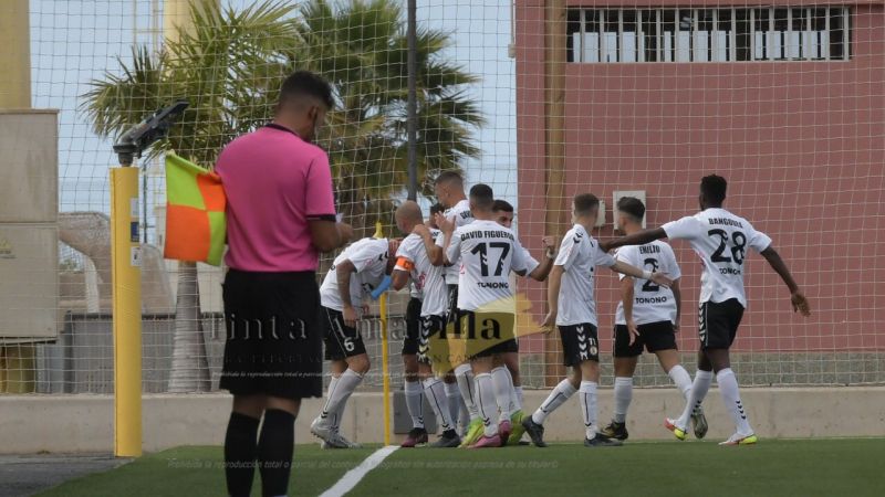 0-2: El Arucas mete oficio y gana en el Anexo