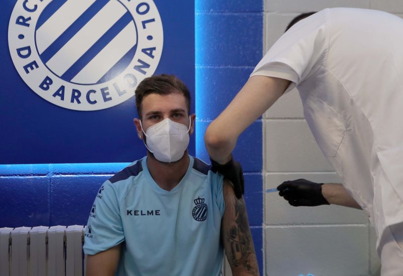 El Espanyol vacuna a su plantilla antes de jugar contra Las Palmas