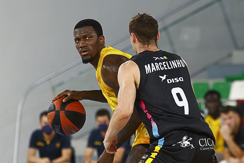 La tarjeta de presentación de Dylan Ennis