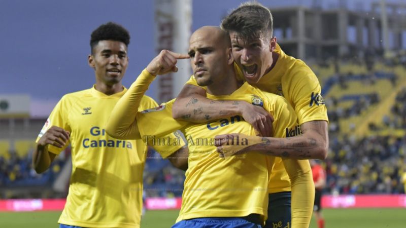 2-0: El banquillo refuerza el liderato de la UD