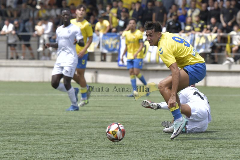 Las Palmas Atlético, sin coartadas, se juega la temporada en Yaiza