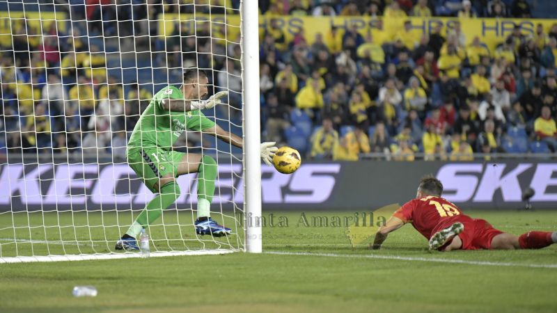La portería de la UD, intacta durante la primera hora de los partidos en casa
