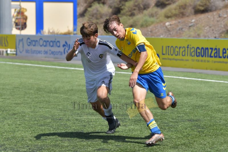 Fotos: Empate entre el Cadete Fundación de la UD y el Arucas