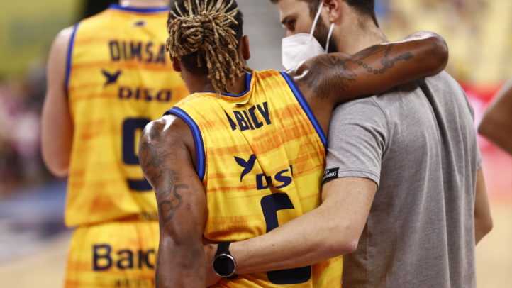 La lesión de Costello, más grave que la de Albicy