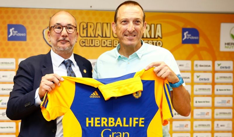 El Gran Canaria cesa a un técnico después de 23 años