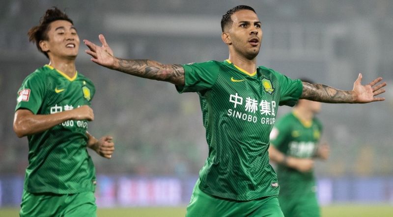 China plantea un recorte del 30% salarial a las principales estrellas de su Liga