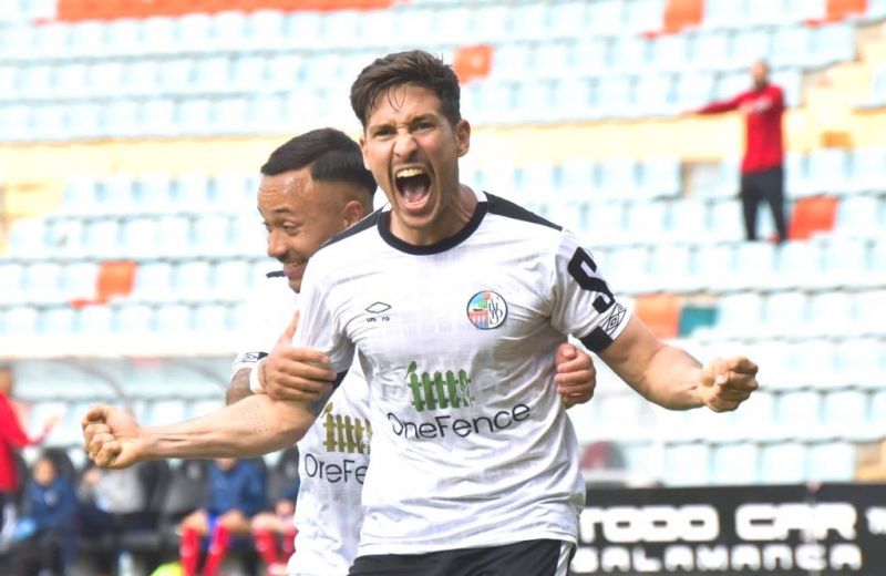 Álvaro Arencibia firma en el Helmántico su primer doblete