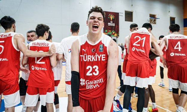 El Gran Canaria asciende a dos jugadores nacidos en 2002