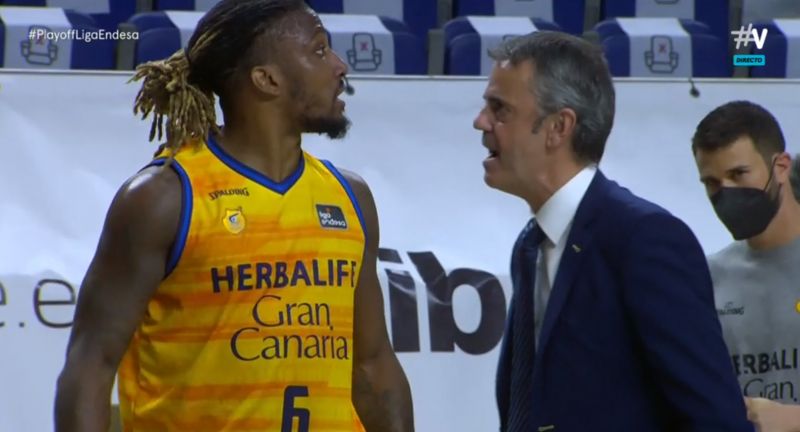 Y de repente, Albicy se va de la pista ...