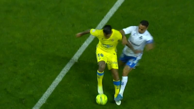 Luis Milla no vio el pisotón de Suso a Araujo