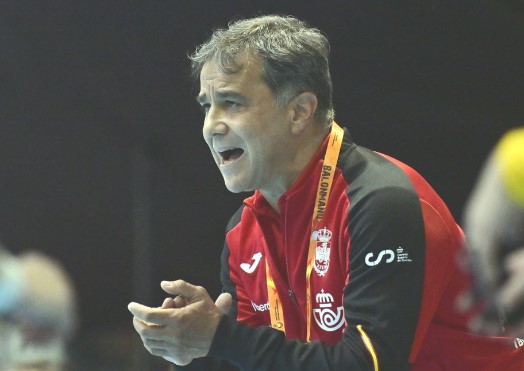 Ambros Martín observa en Lanzarote el futuro del balonmano canario