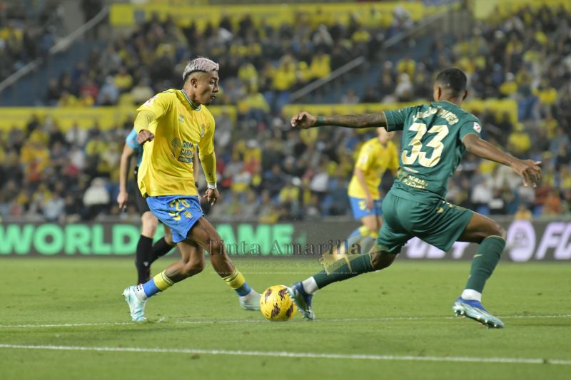 En Barcelona recuerdan la cláusula del miedo de Julián Araujo