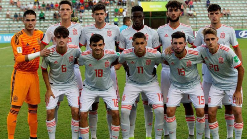 0-2: Pedri da las asistencias de los goles ante Camerún