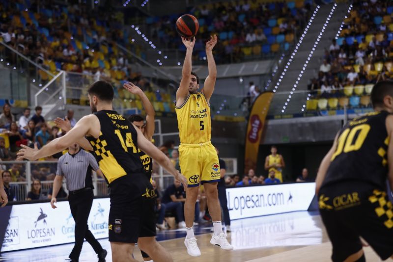 83-74: El Gran Canaria, de menos a más, gana el derbi amistoso