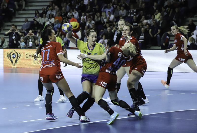 23-30: El Rocasa acaricia el título de la EHF Challenge