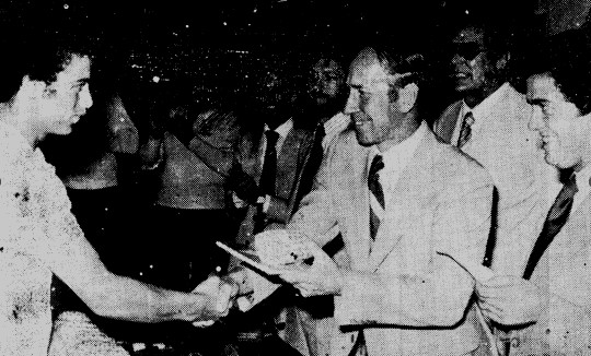 La primera visita a la isla del mito Bobby Charlton