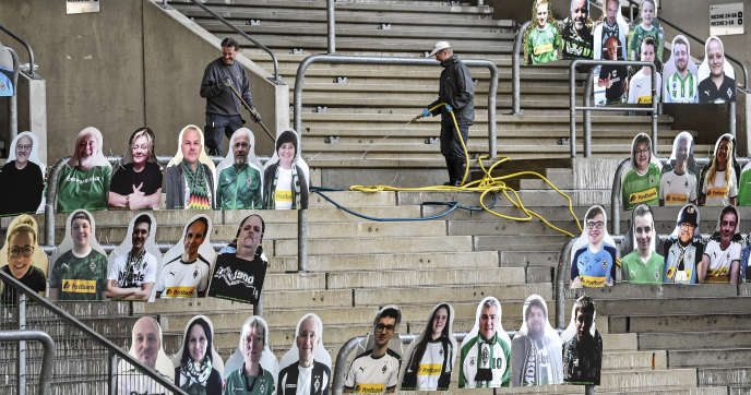 Público de cartón en las gradas del Borussia M'Gladbach