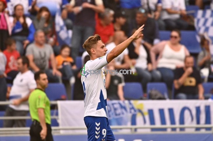 Dani Gómez se aleja del Tenerife