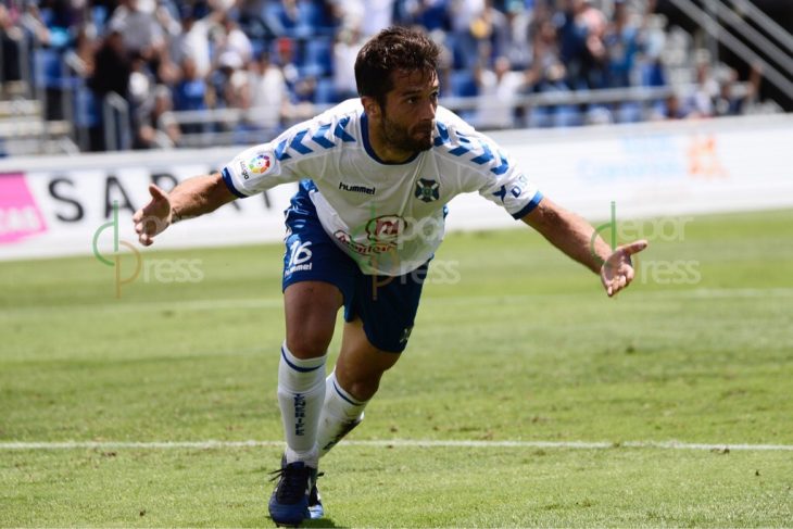Aitor Sanz renueva antes del segundo derbi