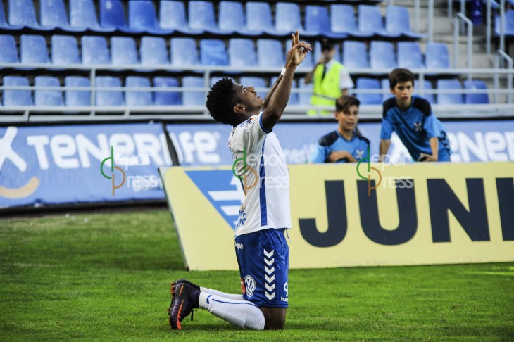 El Tenerife, dispuesto a cubrir la compra de Lozano