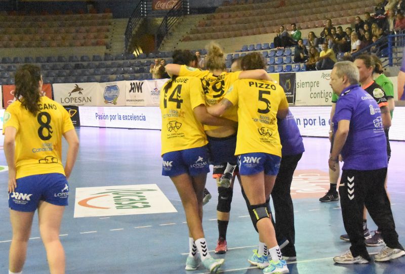 Chaxiraxi Hernández sufre un esguince de rodilla