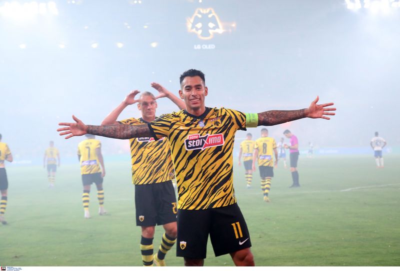 Araujo, capitán y goleador en la apertura del nuevo estadio del AEK