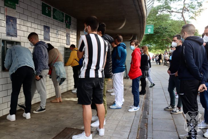 Siguen las colas en el Heliodoro para comprar las entradas del derbi