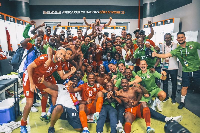 Coco pasa a octavos de final con brillante triunfo sobre los anfitriones