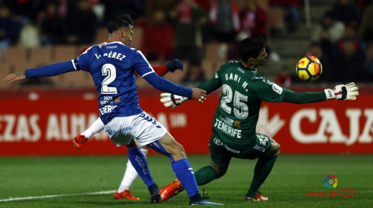 2-1: El Tenerife sigue complicándose