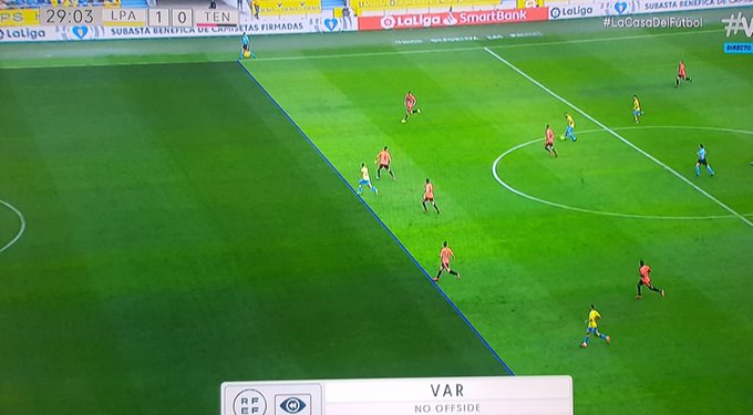 El VAR rectifica al colegiado