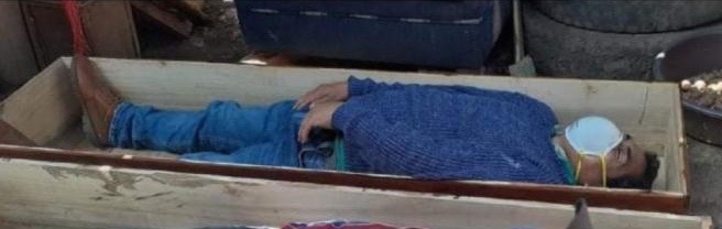 Un alcalde simula su muerte tras saltarse la cuarentena