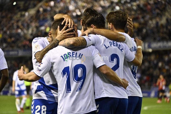 El delantero, prioridad blanquiazul