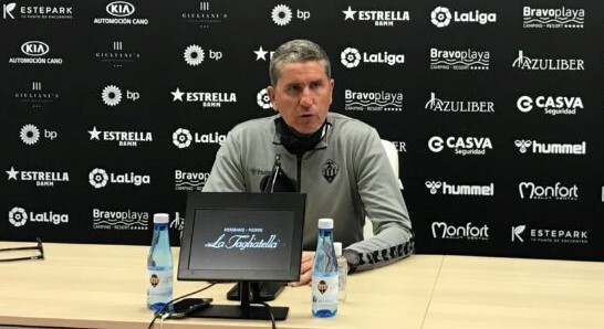 Garrido 'reclama' a la UD que saque el balón jugado desde atrás