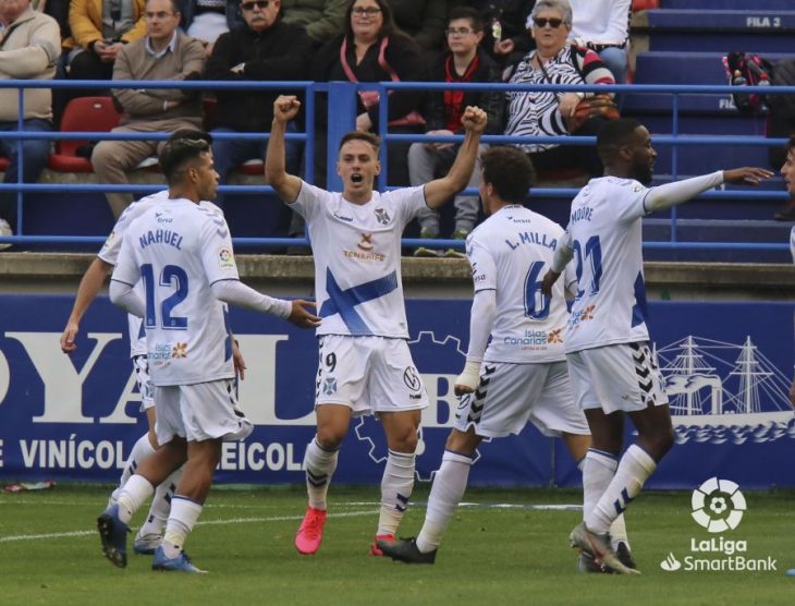 2-4: El Tenerife golea en Almendralejo
