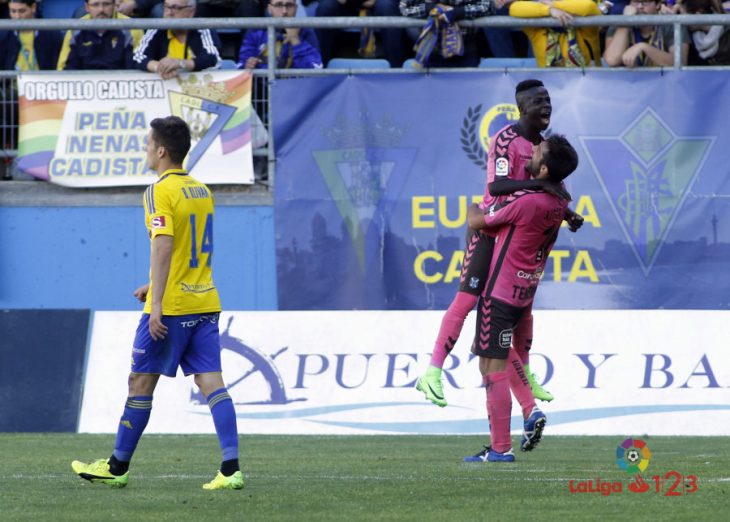 0-1: El Tenerife sorprende al Cádiz en el Carranza