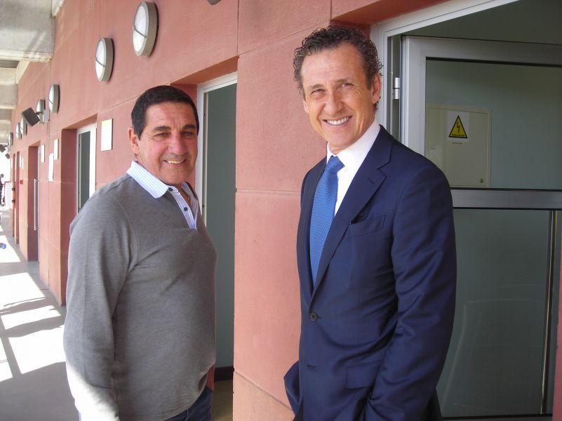 Dos leyendas se saludan