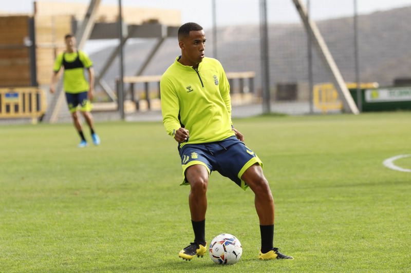 "Trabajo para quedarme en la UD Las Palmas, es mi objetivo"