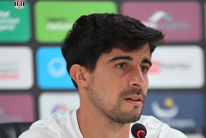 Jairo y movimientos en el Efesé, Busquets, Bravo, Montes, ...