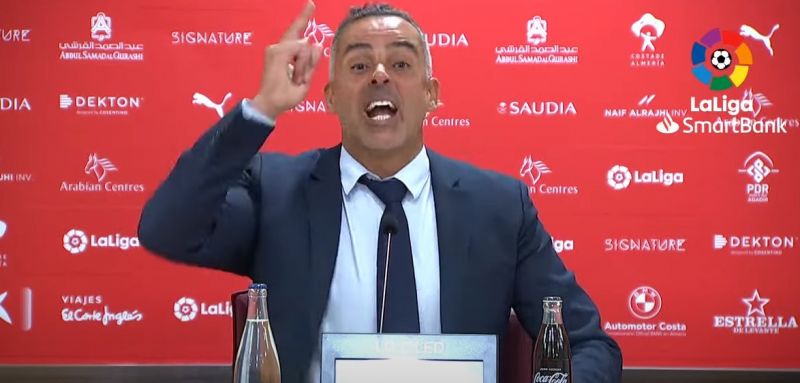 Almería y su técnico revientan contra el VAR y el arbitraje