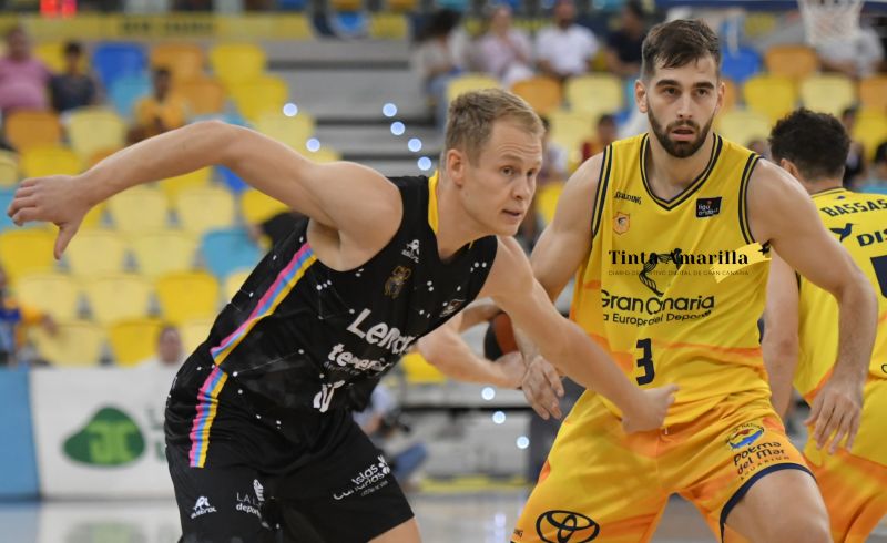 La plantilla del Granca tiene ganas de derbi