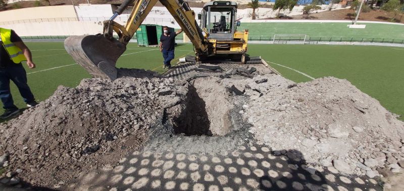 En marcha el cambio de césped en el López Socas