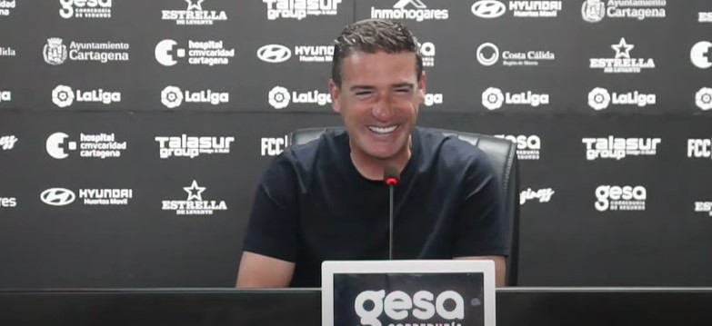 Luis Carrión espera que "Viera se agripe en el avión"