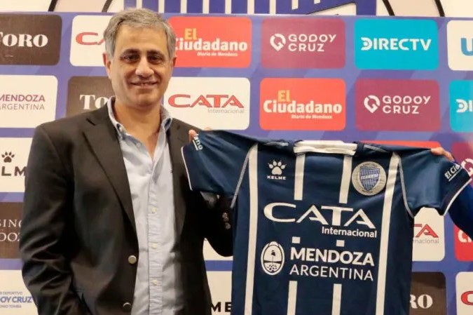 Hospitalizan al presidente de Godoy Cruz tras firmar la cesión de Cardona