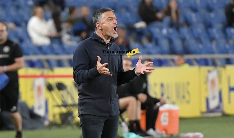 "Por favor, no metamos presión a Vitolo"